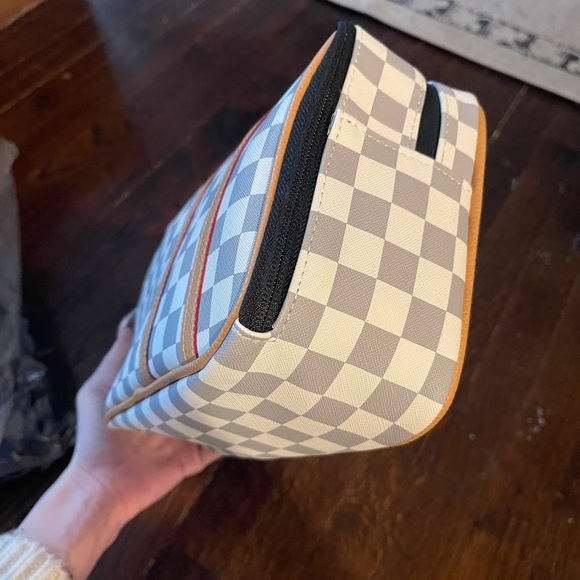 Sprayground Limited Edition Grey and White Checkered Toiletry Bag/Clutch- NWT - Picture 3 of 7